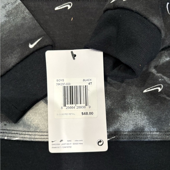 Nike Black and White Patterned Hoodie - Picture 2 of 3